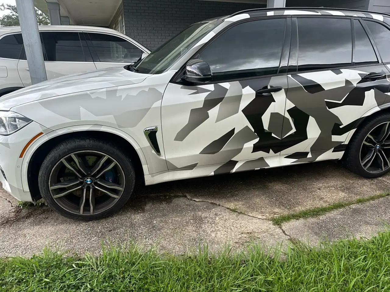 Mobile auto glass and tint workmanship photo 28 by Total Mobile Install in New Orleans