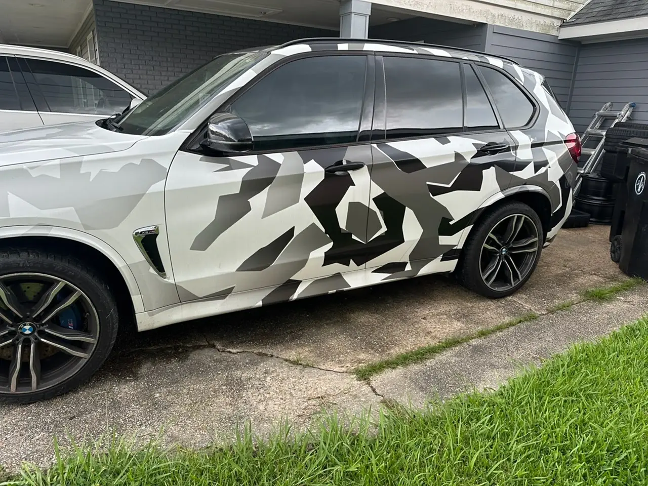 Mobile auto glass and tint workmanship photo 27 by Total Mobile Install in New Orleans
